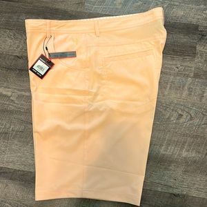 Short par 4 men’s golf shorts. New with tags